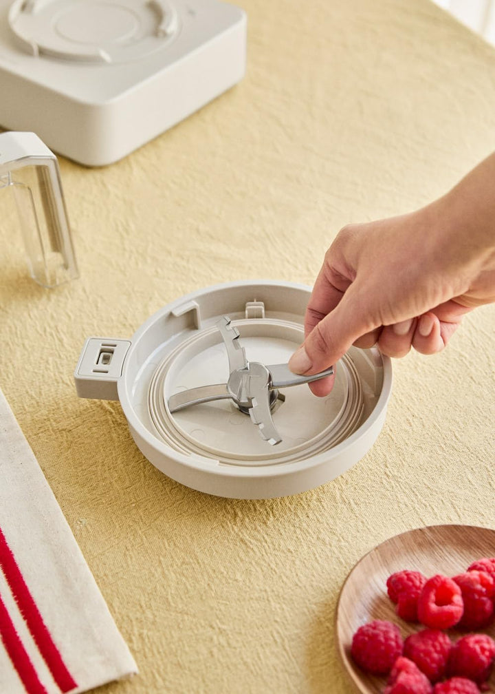 CREATE ICE CREAM MAKER STUDIO / Multifunktions-Eismaschine, 600 ml, 3 Schalen gebrochenes Weiss/Magn