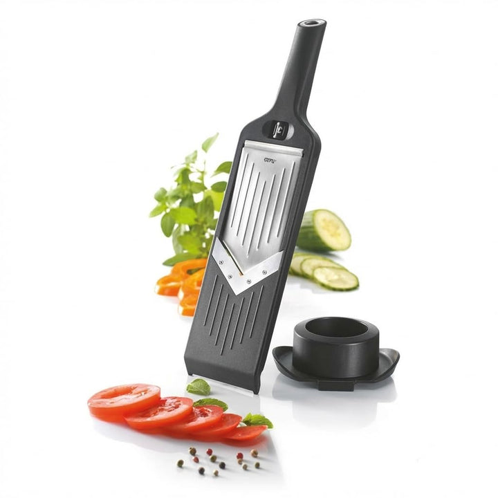 GEFU Gemüsehobel VIOLI - V-Hobel für perfekte Obst- & Gemüsescheiben und -streifen, Gemüse-Reibe mit