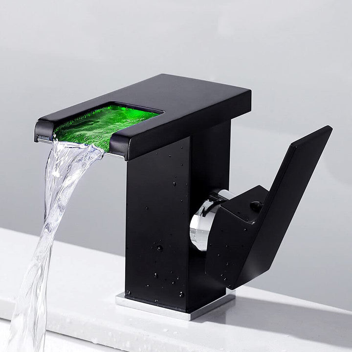 LED-Licht Waschbecken Wasserhahn 3 Farbewechsel RGB für Badezimmer Kaltes und Heisses Wasser Vorhand