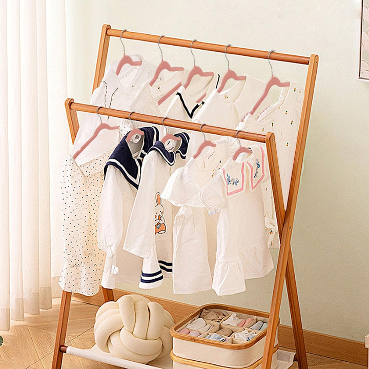 Kinderkleiderbügel, 28 cm Baby-Samtbügel mit 360°-Drehhaken, rutschfeste Kleiderbügel Samt, platzspa