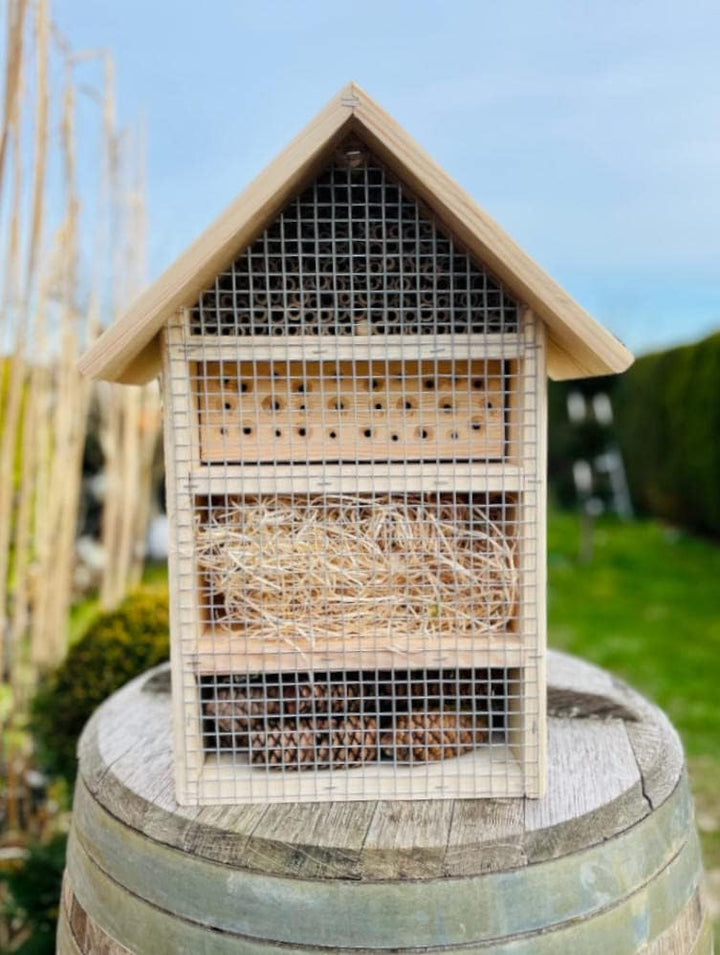 DARLUX massives handgefertigtes L Insektenhotel aus Holz I Haus 51 x 28 x 16 cm (HxBxT) I mit Stände