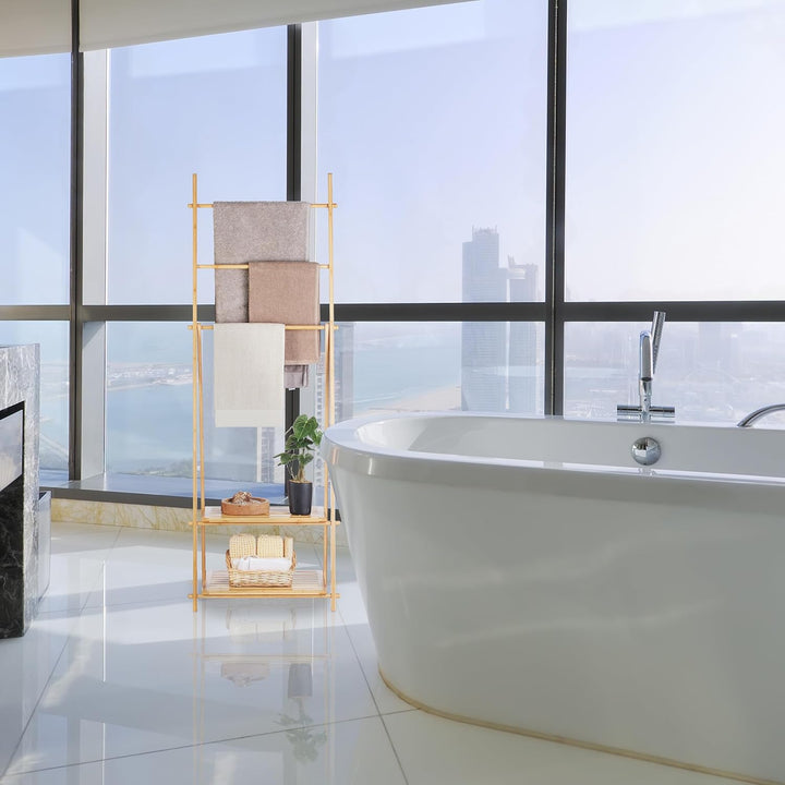 Relaxdays Handtuchständer Bambus, 3 Stangen, 2 Ablagen, HBT: 153 x 53,5 x 30 cm, freistehend, Duscht