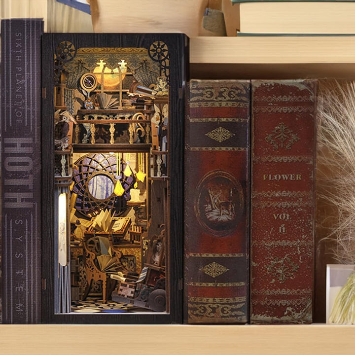 CUTEBEE DIY Book Nook Puppenhaus Kit mit Staubschutz und LED-Licht - Miniatur Haus ,Holzkunst Buchst