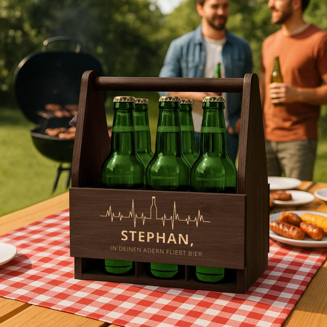 Maverton Bierträger für 6 Flaschen 0,5L + Gravur - Männerhandtasche mit Flaschenöffner - Grösse: 25x