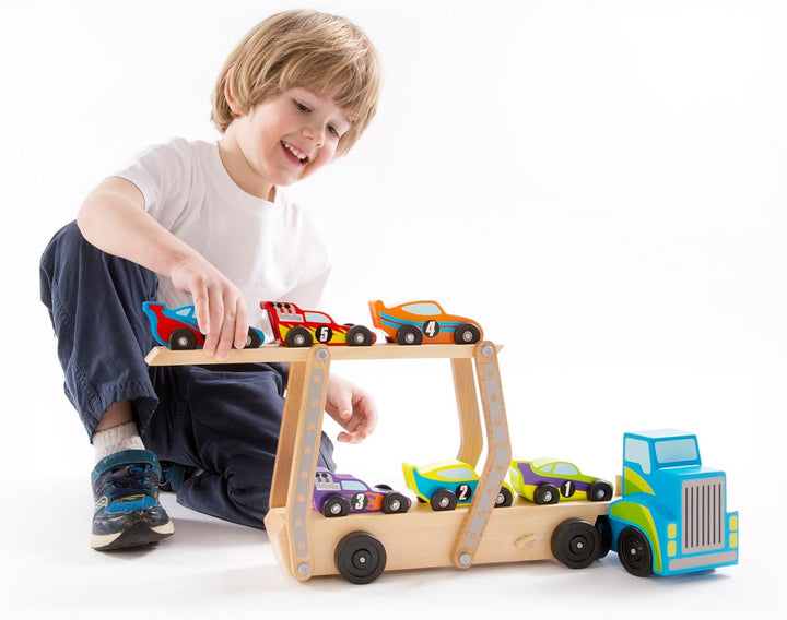 Melissa & Doug Rennwagenlaster aus Holz, Rennwagenlaster