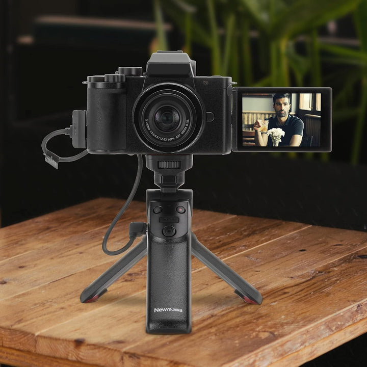 Newmowa Tragbares Tisch &amp; Reise Ministativ Handheld-Aufnahmegriff Vlog-Kameragriff für DC-G100 G110