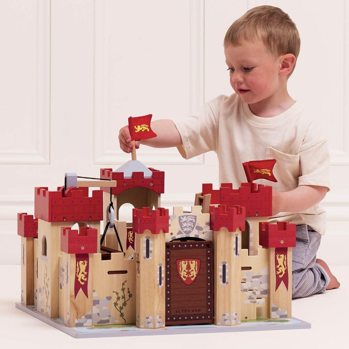 Le Toy Van – Pädagogisches Castles Collection Rollenspiel „Löwenherz“ aus Holz | Ritterburg Spielset
