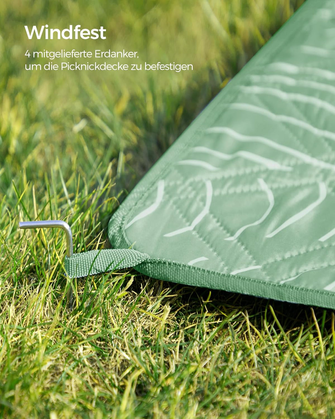 SONGMICS Picknickdecke, 200 x 200 cm, mit 4 Erdankern, gross, Campingdecke, für Park, Garten, Strand