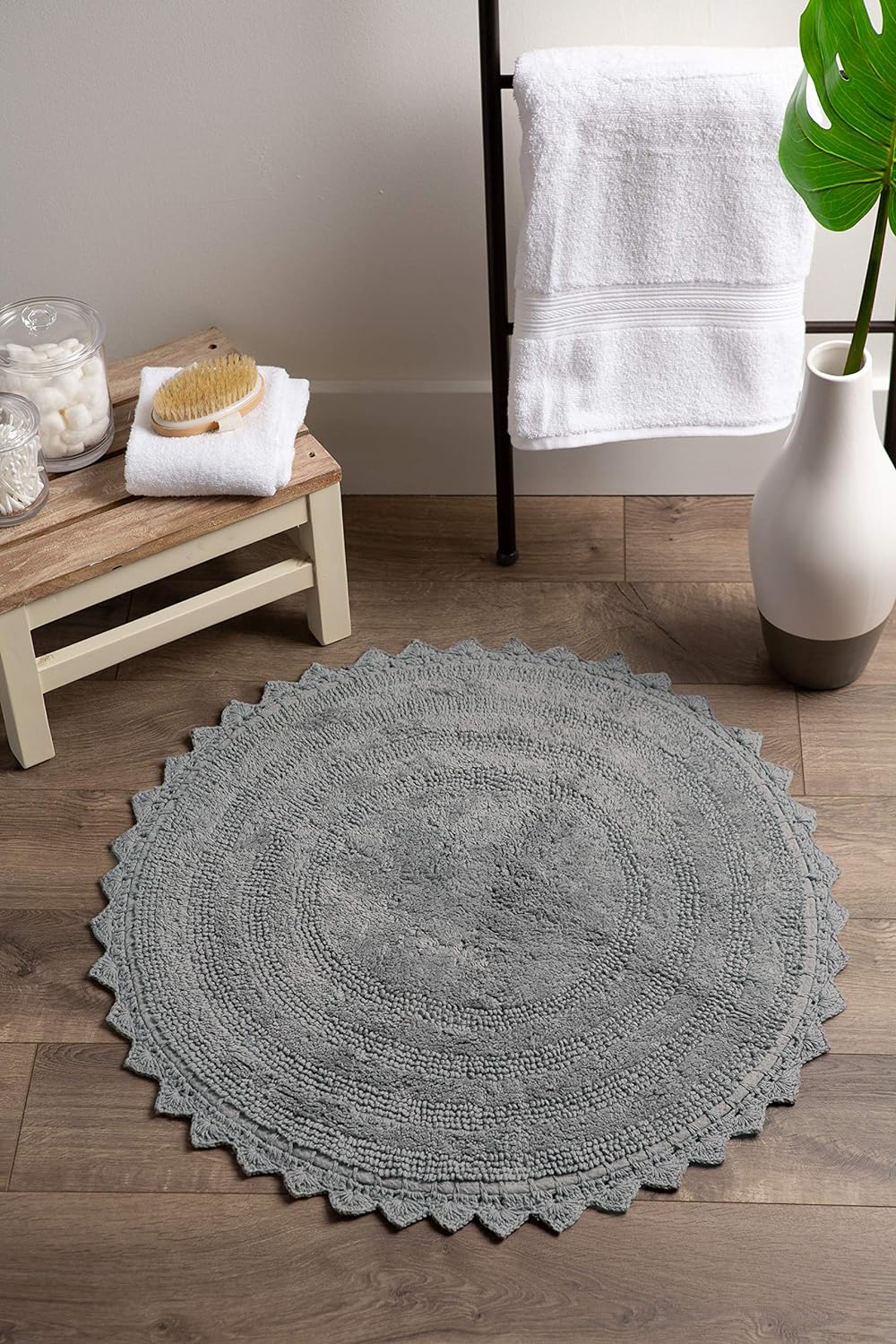 DII Crochet Collection Wende-Badematte, rund, 69,8 cm Durchmesser, Grau Round, 27.5" Diameter Grau,