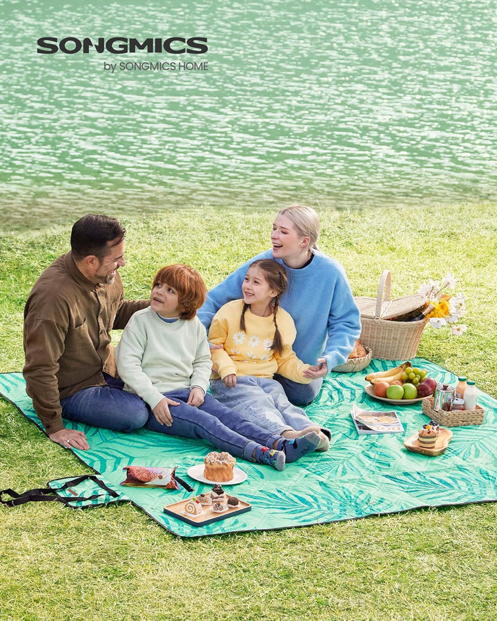 SONGMICS Picknickdecke, 200 x 200 cm, grosser Teppich, für Camping, Park, Garten, Strand, wasserabwe