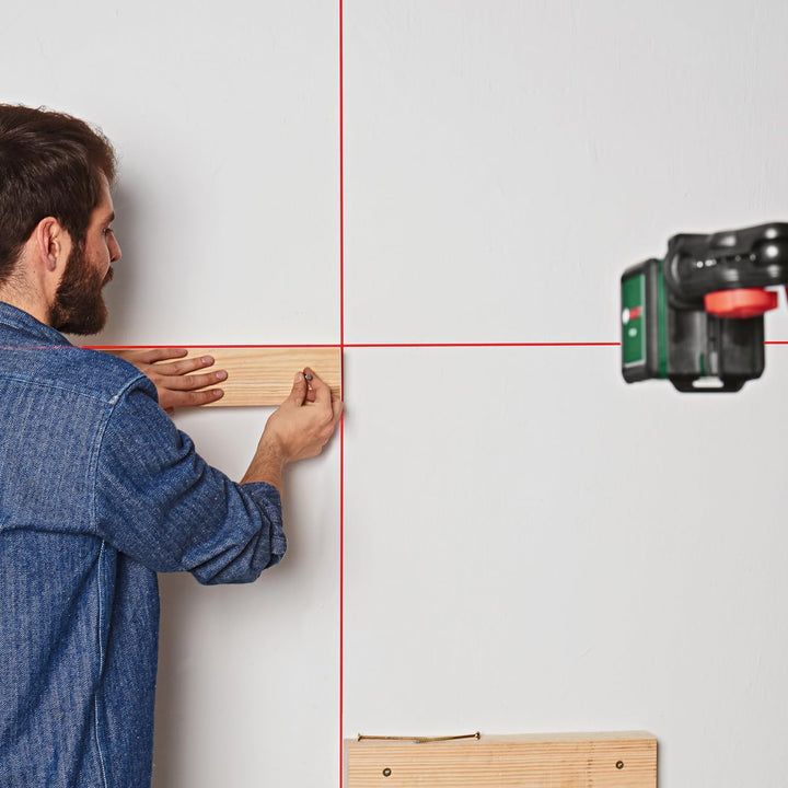 Bosch Kreuzlinienlaser Quigo mit Universalklemme MM 2 (einfaches und präzises Ausrichten mit flexibl