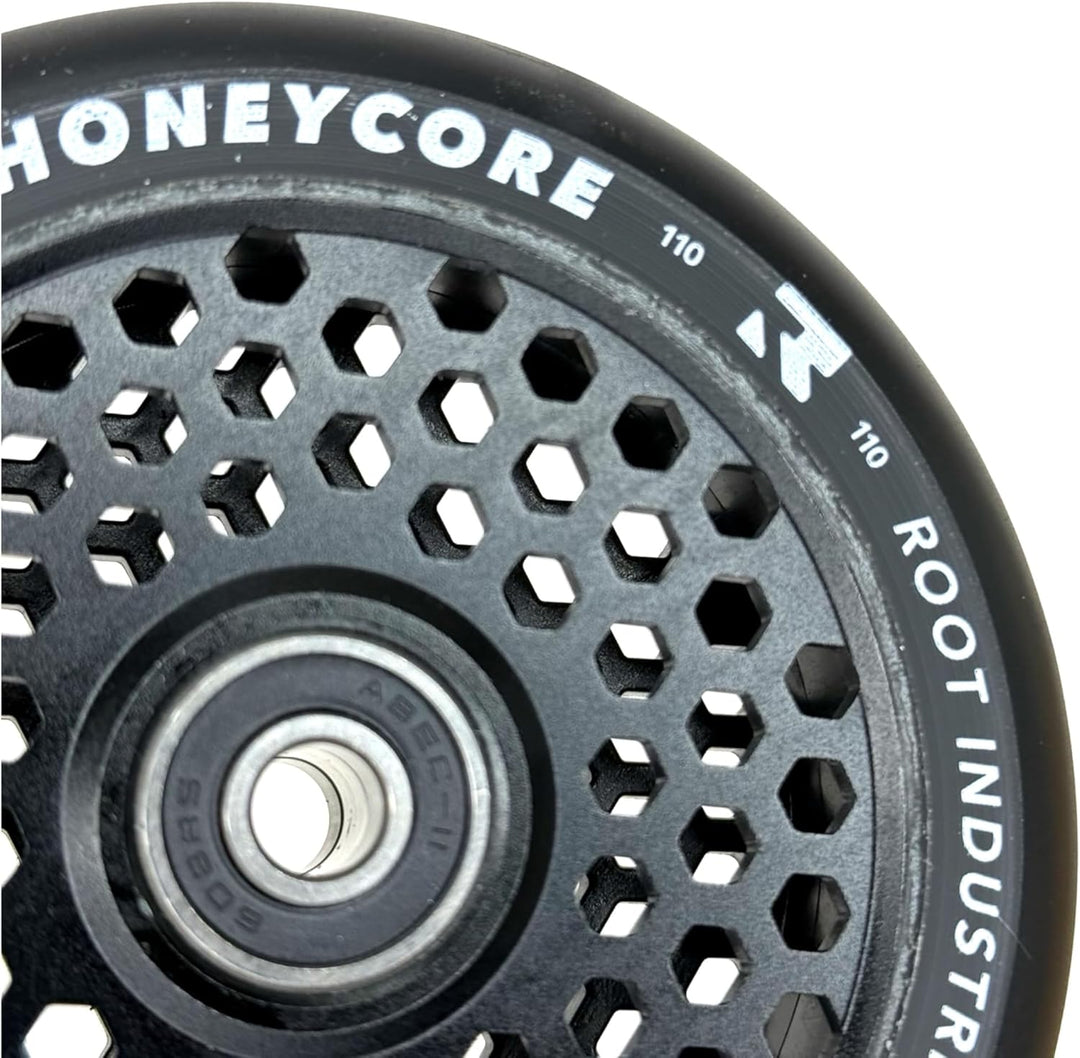 Root Industrie Air Honeycore 110mm Stunt-Scooter Rolle + Fantic26 Sticker (Schwarz/Pu Schwarz) Schwa