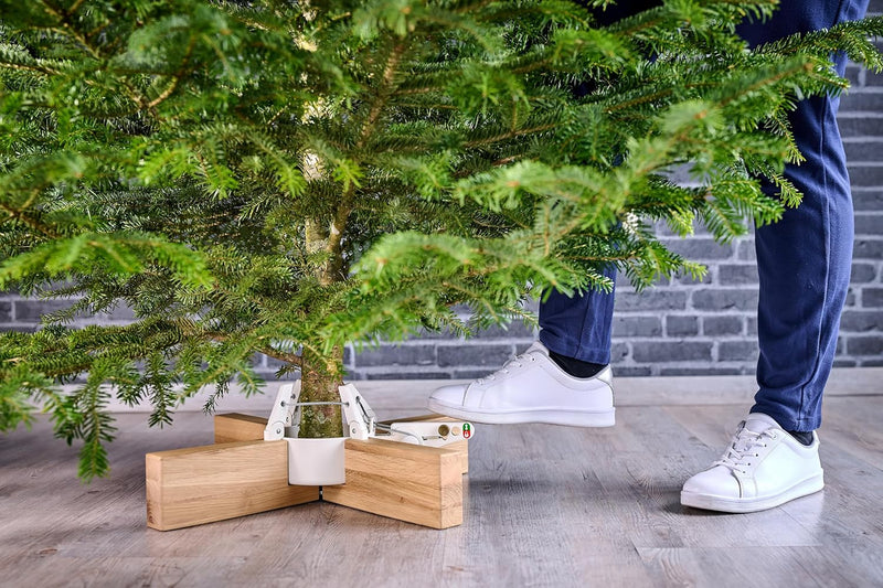 KRINNER Design Weihnachtsbaum Christbaumständer Kopenhagen Eiche/weiss inkl. Fusspedal-und Einseilte