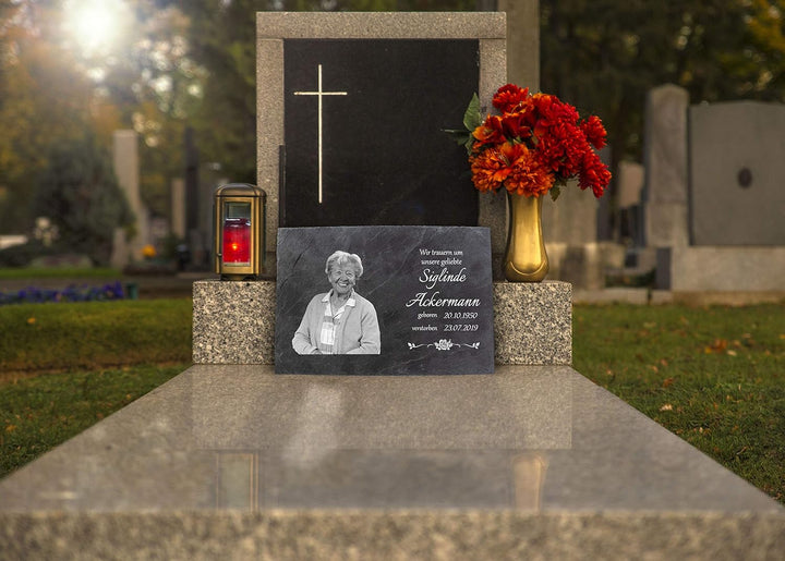 wandmotiv24 Schiefertafel Trauer, Gedenktafel Verstorbene, sie, Querformat 30x20cm Personalisiert Na