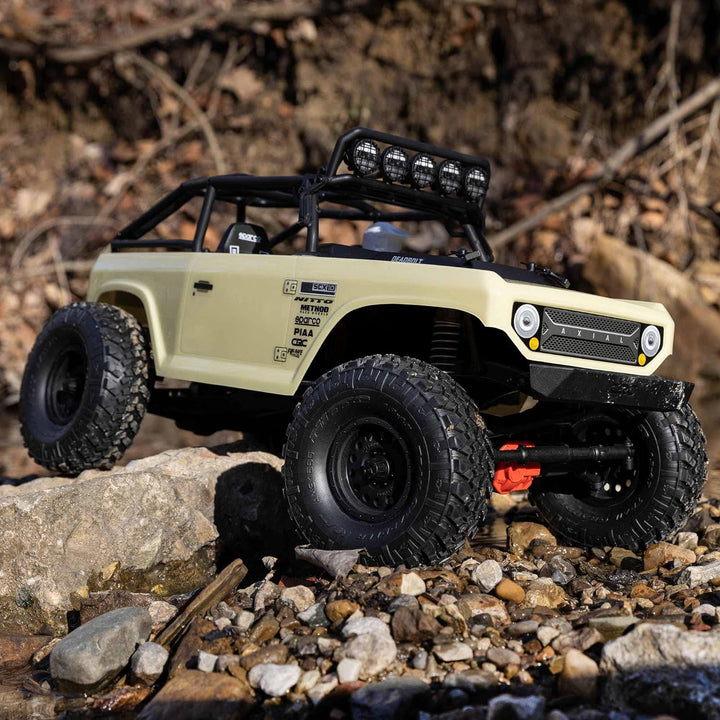 Axial 1/10 SCX10 II Deadbolt 4WD Brushed RTR, Tan