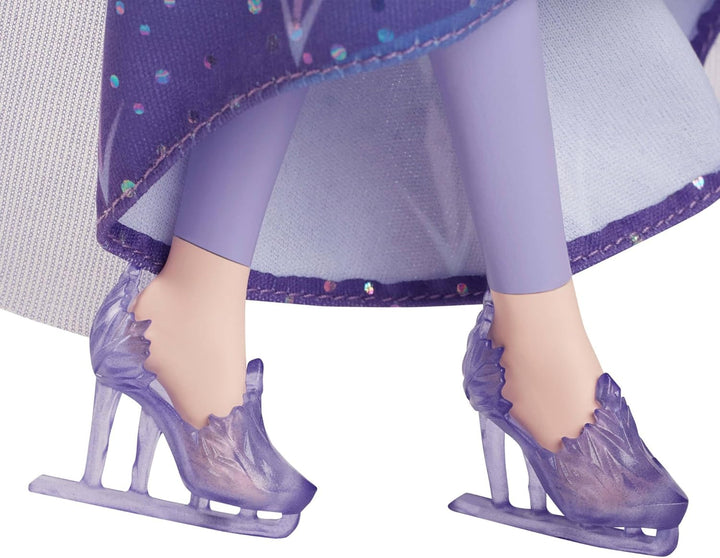 Mattel Disney Die Eiskönigin: Winterfest - Elsa Modepuppe mit Zubehör, Eisläuferin-Look mit abnehmba