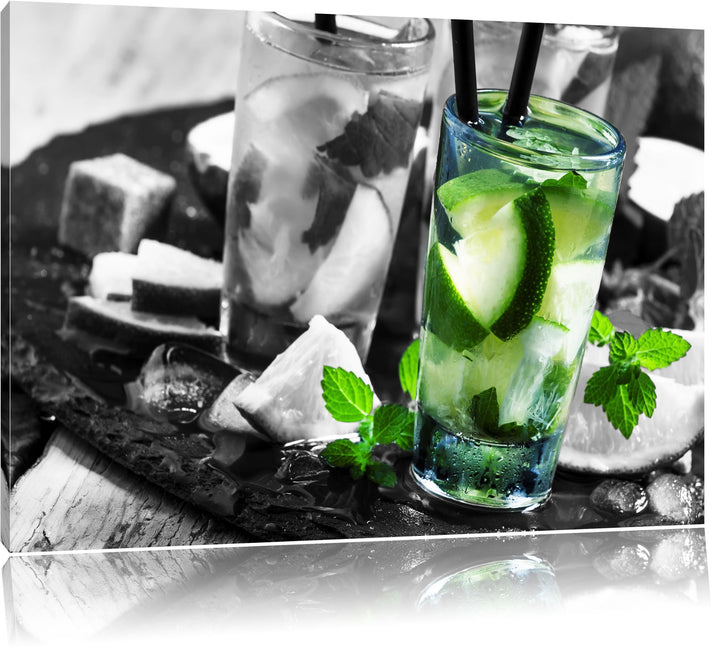 Erfrischende Caipirinhacocktails auf Tablett schwarz/weiss Format: 100x70 auf Leinwand, XXL riesige