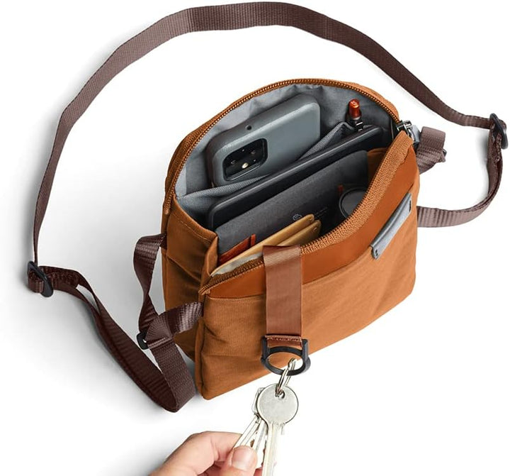 Bellroy City Pouch (Sling-Tasche, E-Reader oder kleines Tablet, Geldbörse, Sonnenbrille, Smartphone)