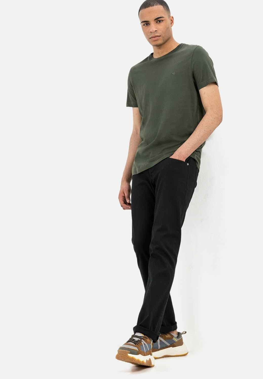 camel active Herren Relaxed Fit 5-Pocket Jeans mit leichten Used-Effekten 32W / 30L Schwarz, 32W / 3