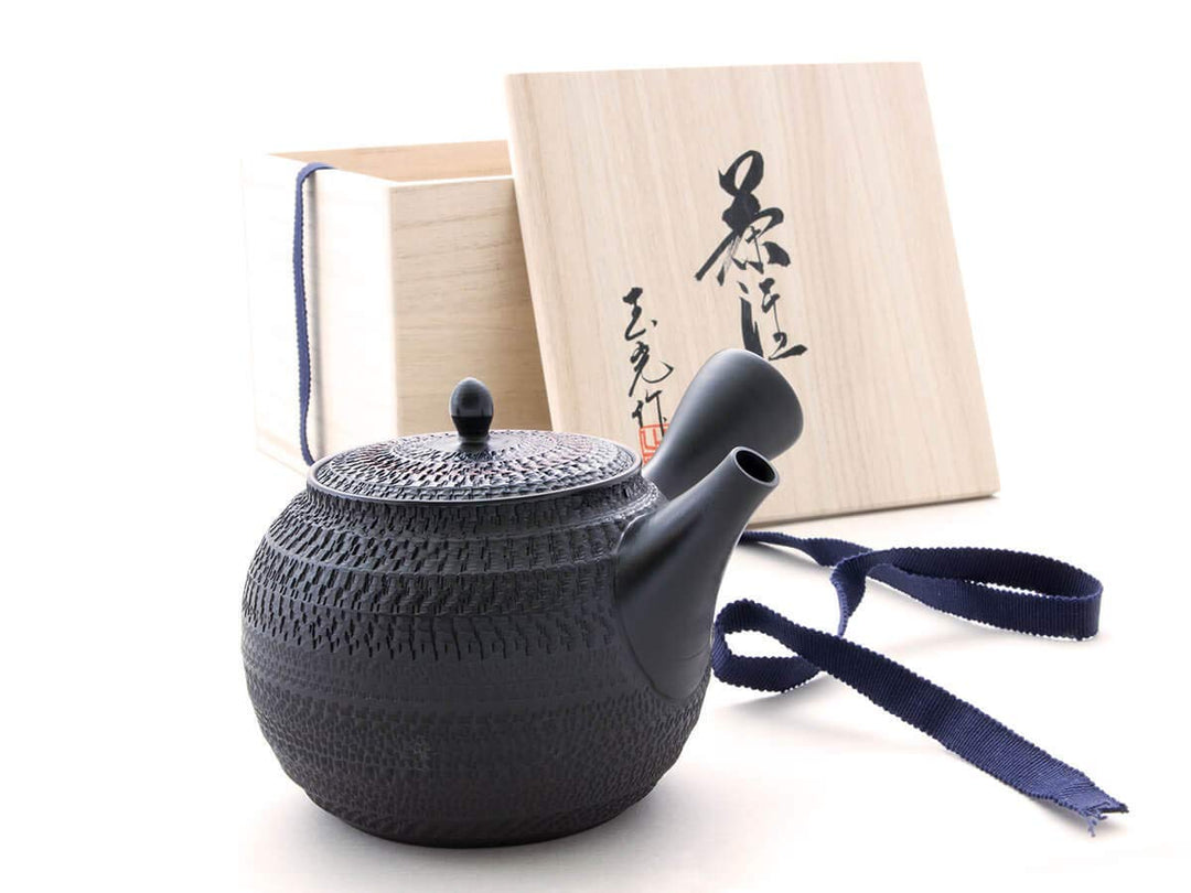 Gyokko Japanische Tee-Kanne Tokoname Sendan Maru mit Geschenk-Box, Meister 580 ml, schwarz. Handmade