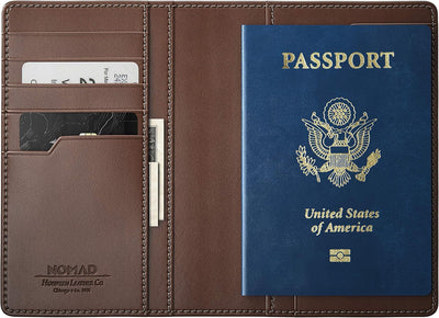 NOMAD Passport Wallet Traditional Reisegeldbörse aus Echtleder zum Verstauen von Geld, Bankkarten un