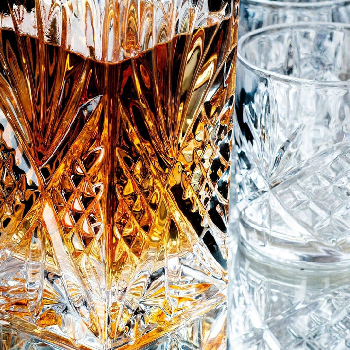 Whisky Karaffe Whiskey Gläser Set, Geschenke für Männer Mann Papa, 4 Whiskygläser Dekanter Geschenks