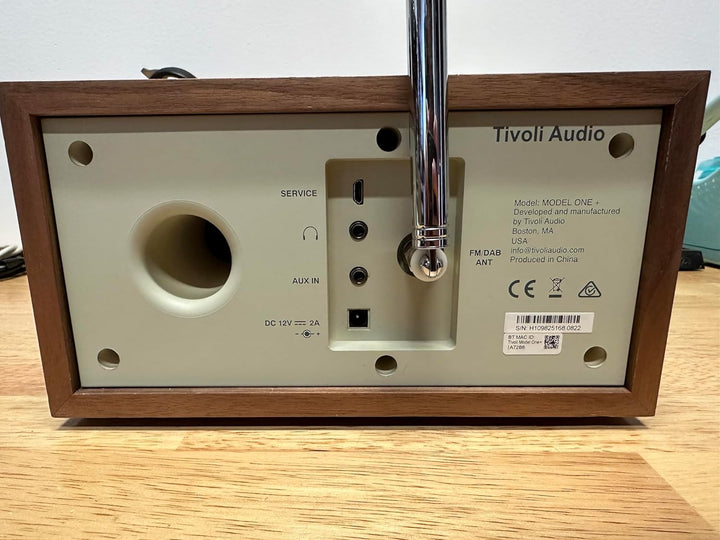 Tivoli Audio Model One+ FM/DAB+ Radio mit Bluetooth und Fernbedienung (Walnuss/Beige) Walnuss /