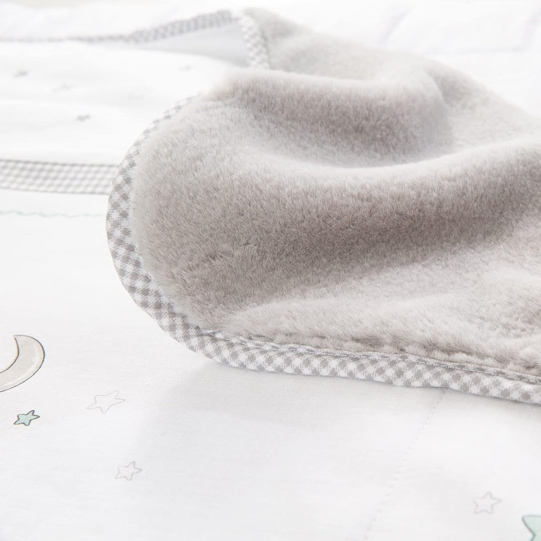 roba Babydecke Sternenzauber - 80 x 80 cm - Baby Kuscheldecke mit Sternen & Elefanten Motiv - Kinder