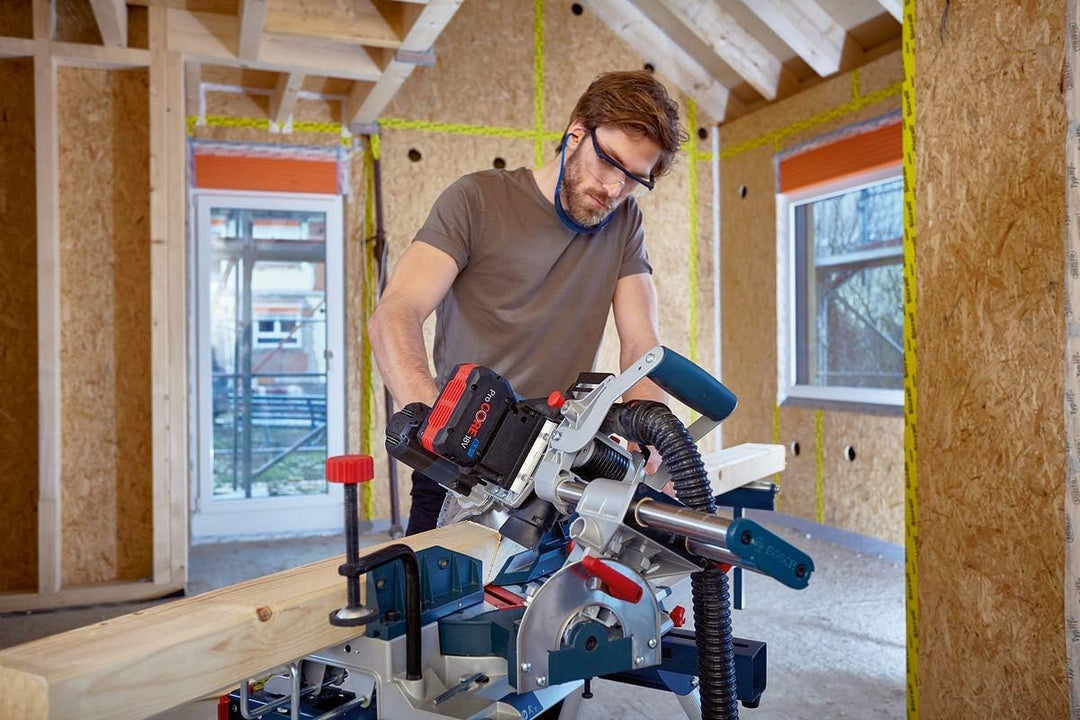 Bosch Professional BITURBO Akku Paneelsäge GCM 18V-216 (inkl. 2x5.5 Ah ProCORE18V Akkus + Ladegerät