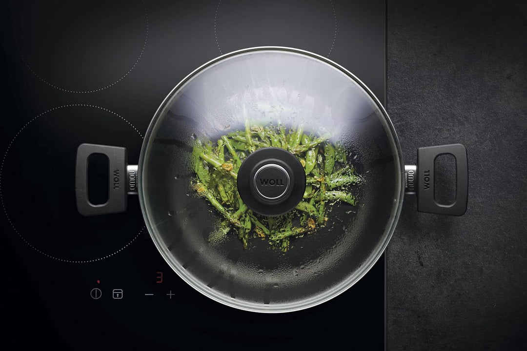 Woll Nowo Titanium Kasserolle, Ø 28 cm, 8 cm hoch, 4.5 Liter, mit 2 Seitengriffen - Geeignet für Cer