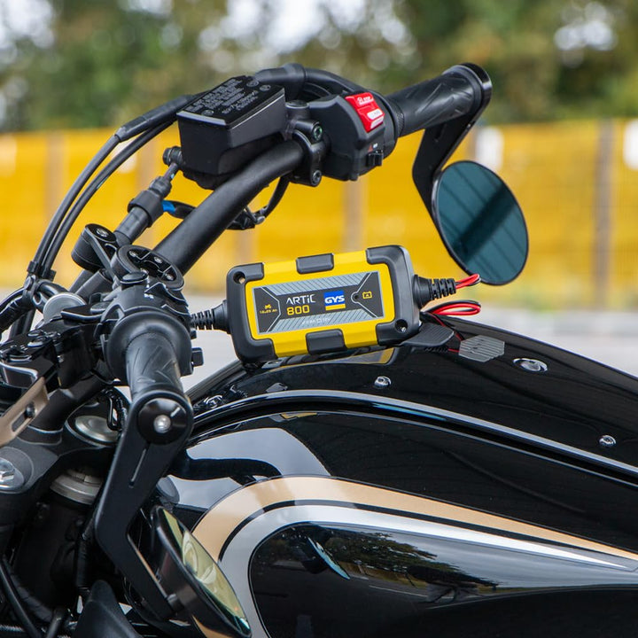 GYS Ladegerät Batterieladegeräte Kfz automatisches Ladegerät speziell für 12V-Batterien von Motorräd