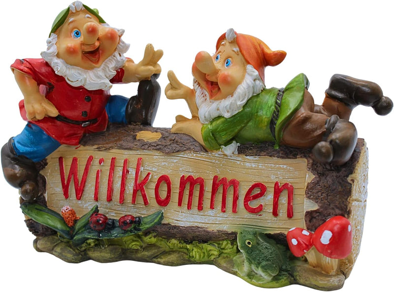 Dekohelden24 Gartenzwerge auf Holzstamm mit Spruch-Willkommen, Alles aus Poly, niedliche Deko für Ga