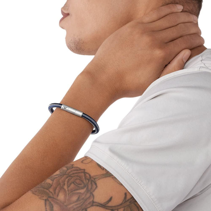 EMPORIO ARMANI Herrenarmband aus Edelstahl mit Magnetverschluss blau, blau