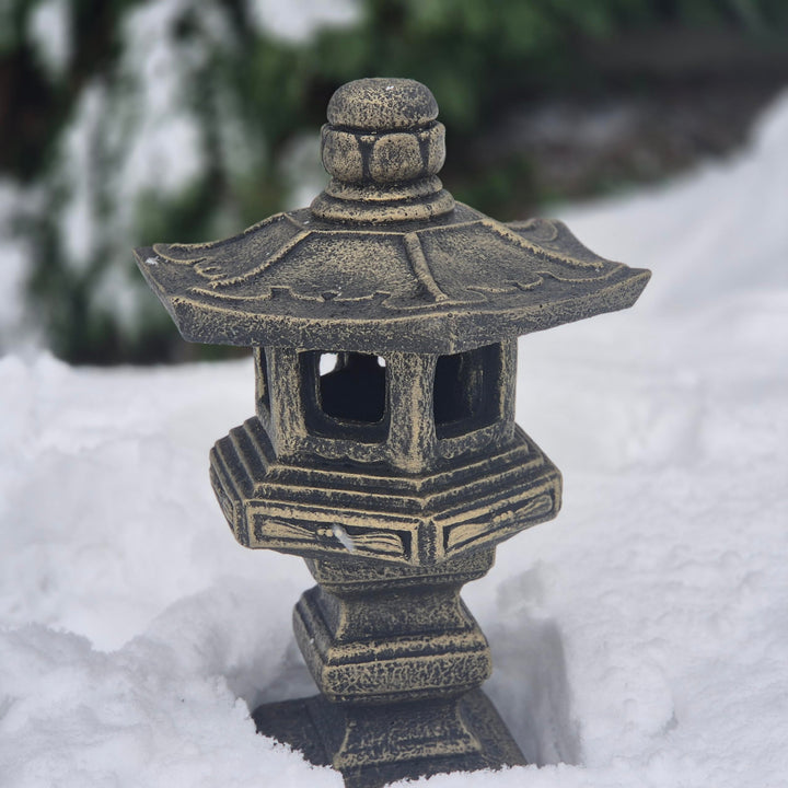 FABRIQ Japanische Gartenlaterne Yukimi-Doro 42 cm – Wetterfeste Steinlampe für Aussenbereich – Japan