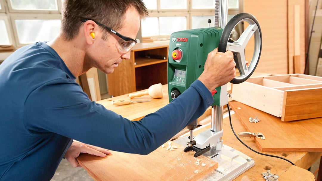 Bosch Home and Garden Tischbohrmaschine PBD 40 (710 W, Max. Bohr-Ø in Stahl/Holz: 13 mm/40 mm, Bohrh