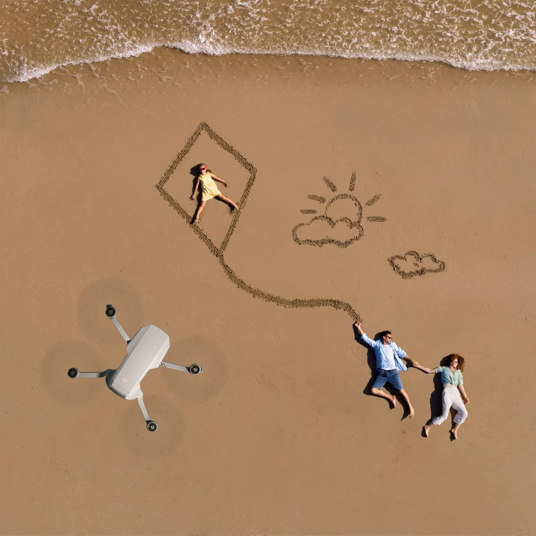 DJI Mini 2 Fly ‎More ‎Combo, Ultraleichte faltbare Kameradrohne, 3-Achsen-Gimbal mit 4K Kamera, 12 M