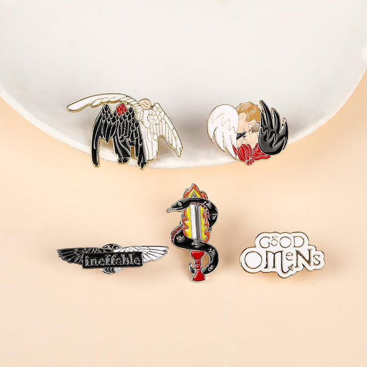 MayDee Good Omens Metall Abzeichen Accessoires Für Kleidung, 5 Stück Good Omens Fanfiction Badge Eng