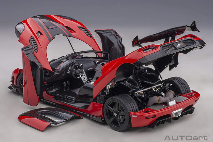 AUTOart 79022 Miniaturauto aus der Kollektion, Chilli Rot/Schwarz