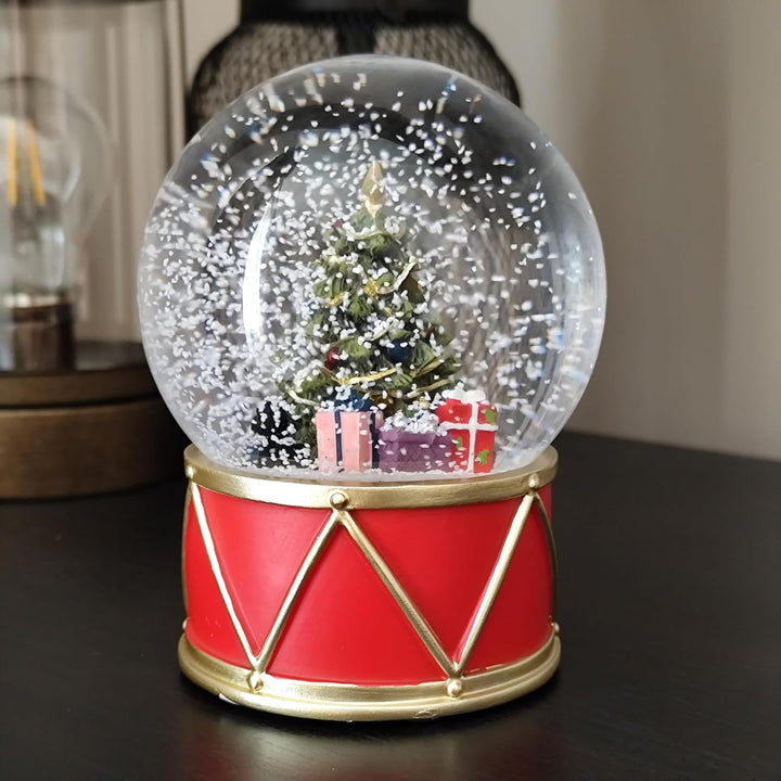 Heaven Sends Weihnachtsbaum auf Trommelsockel Schneekugel