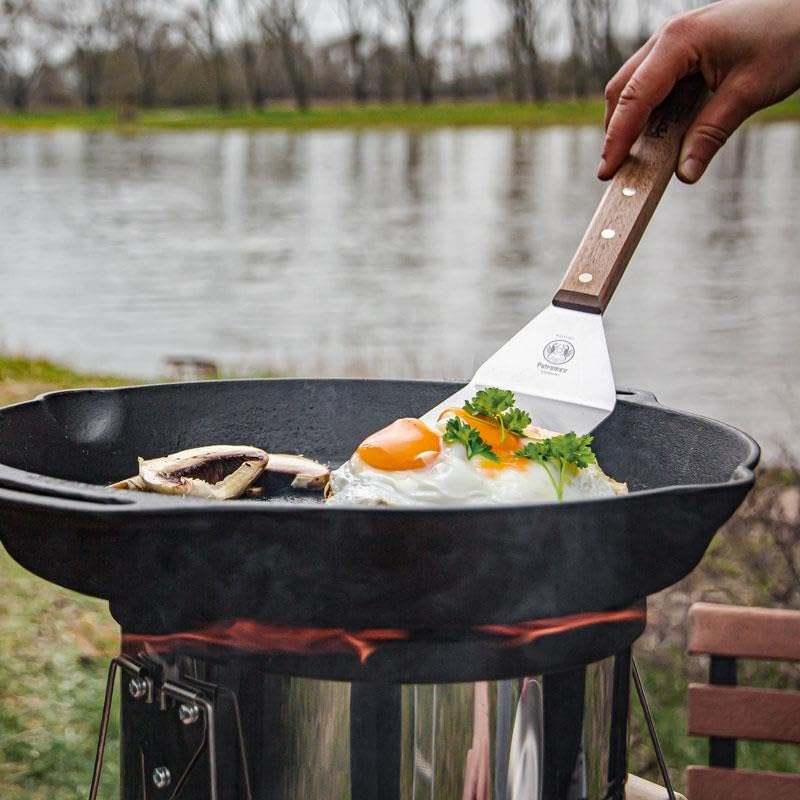 Petromax Feuerpfanne mit Henkeln - Pfanne aus Gusseisen für alle Herdarten, Gasflamme, Backofen oder