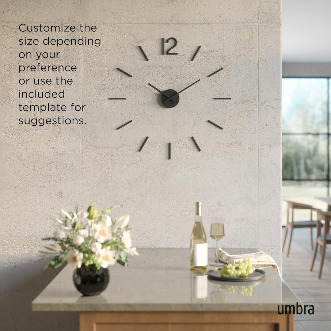 Umbra Blink, Moderne und Minimalistische DIY Quarz Wanduhr ohne Rahmen, Ziffern zum Aufkleben, Wandd