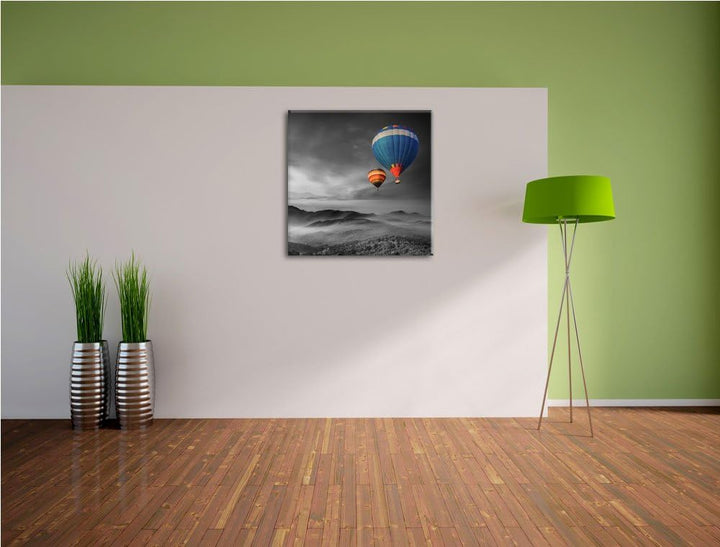 Pixxprint Heissluftballons über den Wäldern der Alpen schwarz/weiss, Format: 70x70 auf Leinwand, 70x