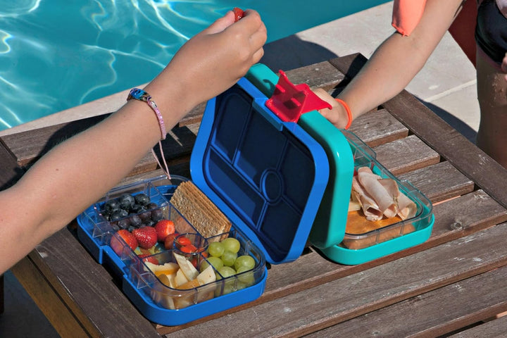 yumbox Original auslaufsichere Bento-Lunchbox für Kinder (Roar Red (Race Cars Tablett)) Rot, Rot