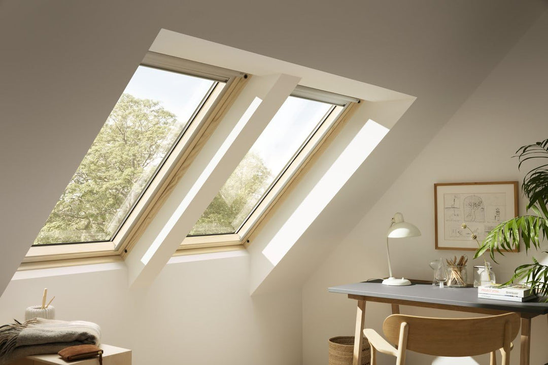 VELUX Holz Dachfenster - „Thermo-Technology (55 x 78) mit Eindeckrahmen