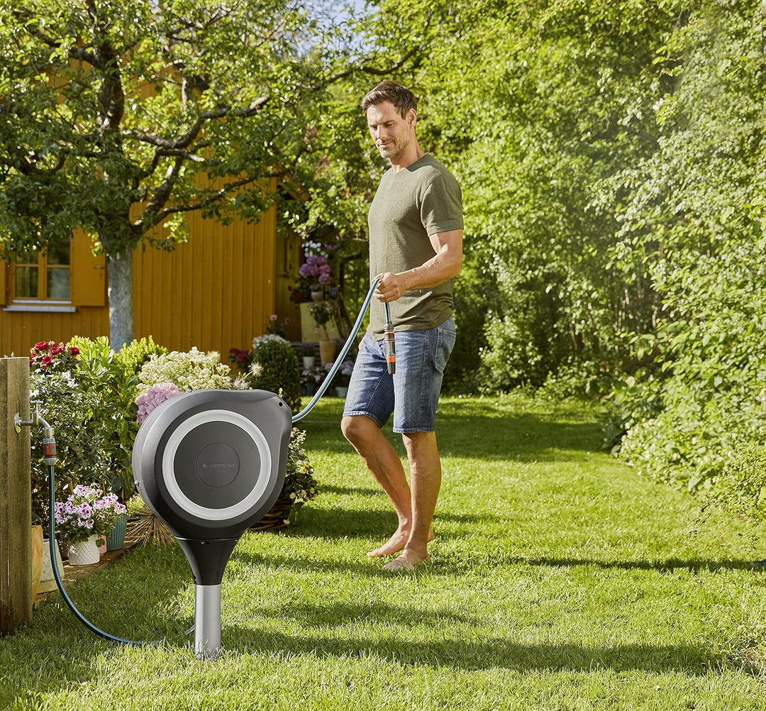 Gardena Garten-Schlauchbox RollUp M (weiss) 20 m: Schwenkbare Schlauchbox, integrierte Schlauchführu