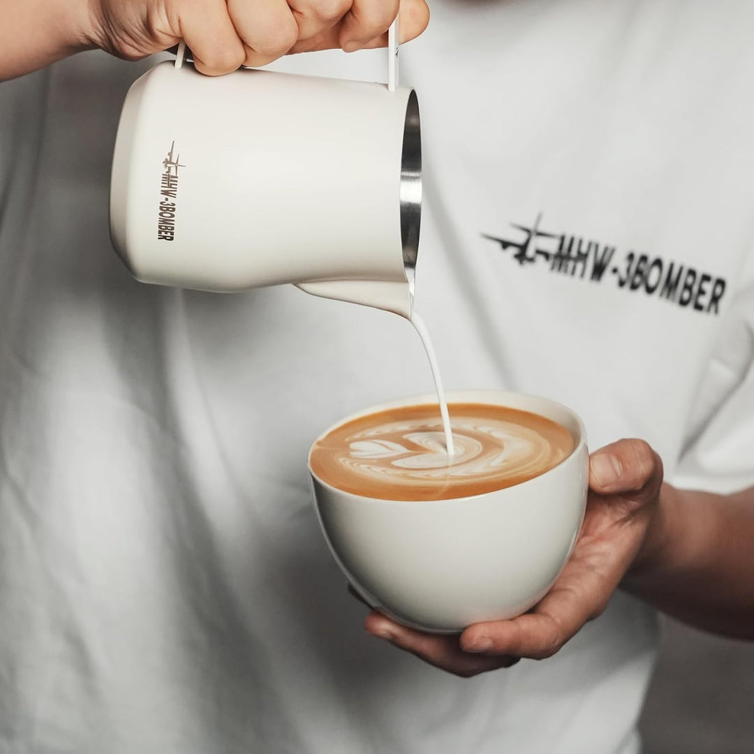 MHW-3BOMBER Milchkännchen Espresso Dämpfen Aufschäumen 350 ml Turbo 304 Edelstahl Adler Ausguss Bari