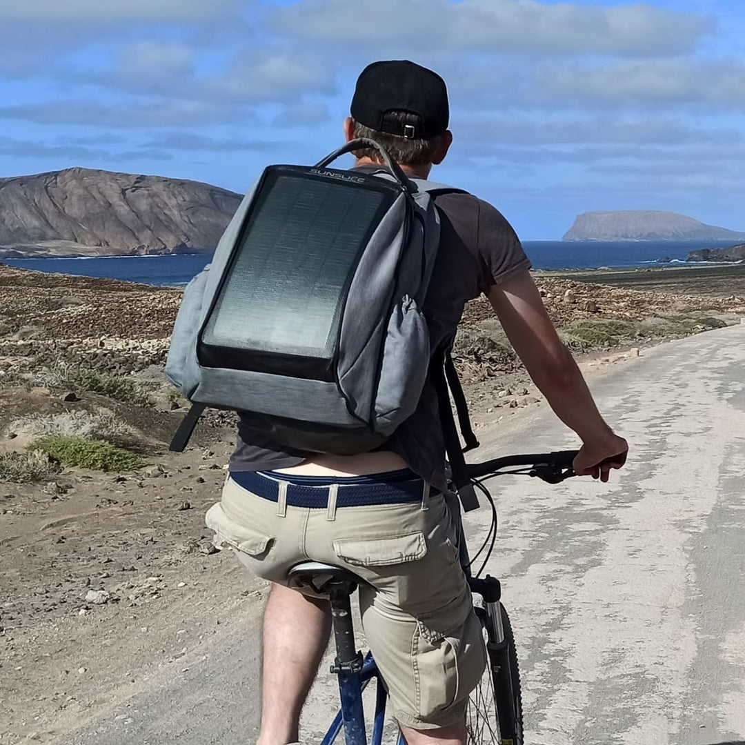 Wasserdichter Laptop Rucksack mit intergriertem Solar Paneel, Outdoor Backpack Tasche für Damen und