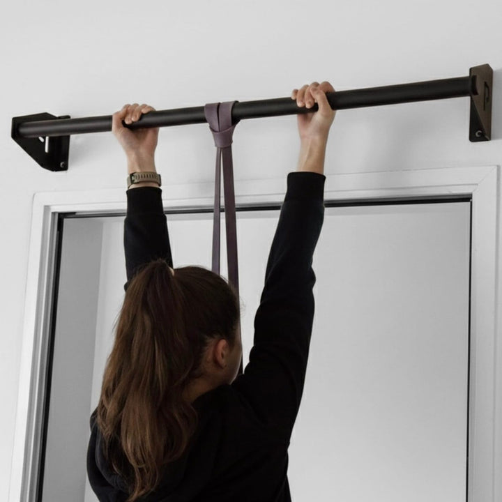 Klimmzugstange Wand - Platzsparende Pull Up Bar aus Stahl über Türrahmen bis 180kg, 101cm, fi34 Cali