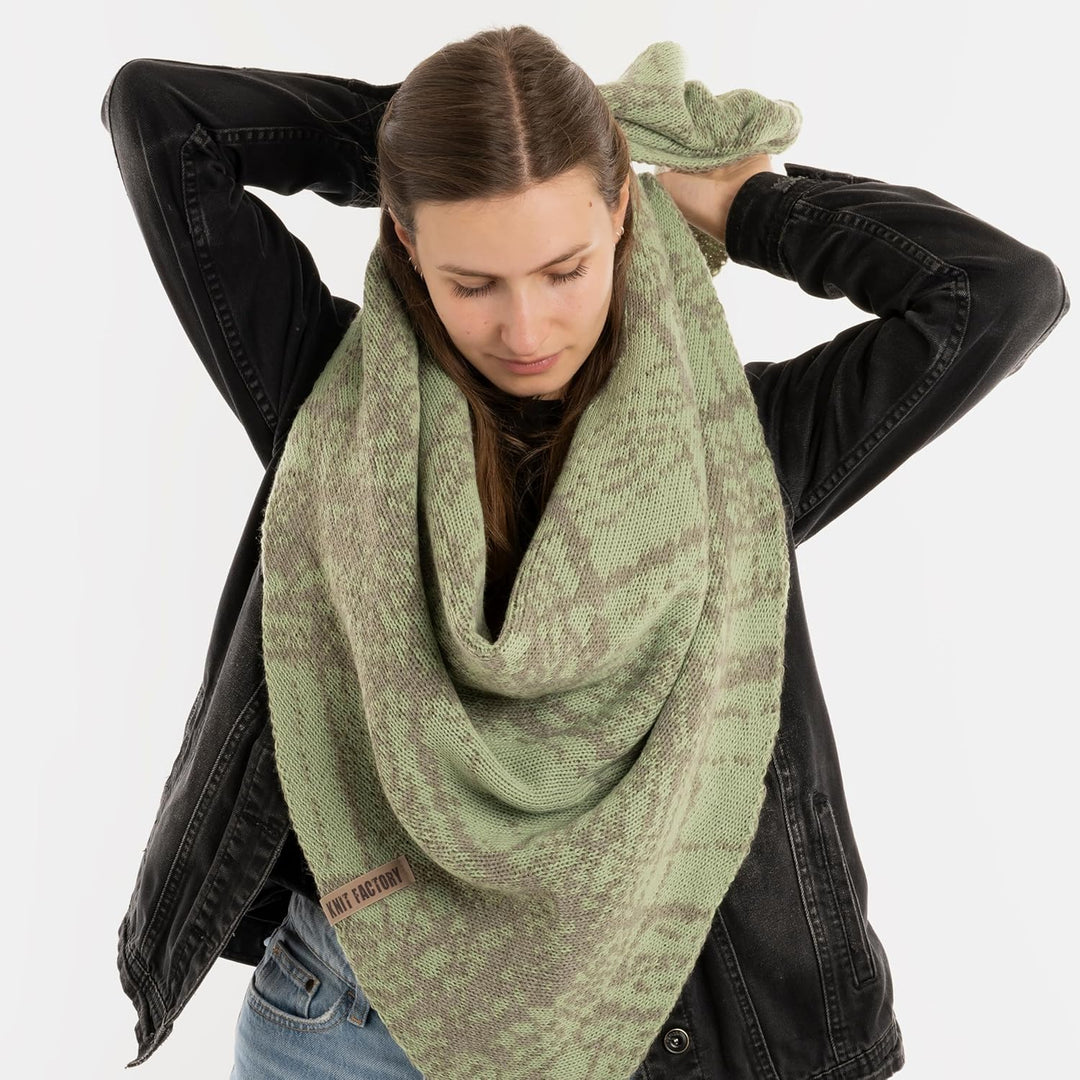 KNIT FACTORY - Dreiecksschal Lea - Damen Strickschal mit Wolle - Umschlagtuch für den Herbst und Win