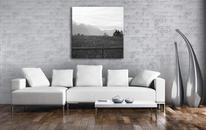sonniger Tag in den Bergen Format: 60x60 Effekt: Schwarz&Weiss als Leinwandbild, Motiv fertig gerahm